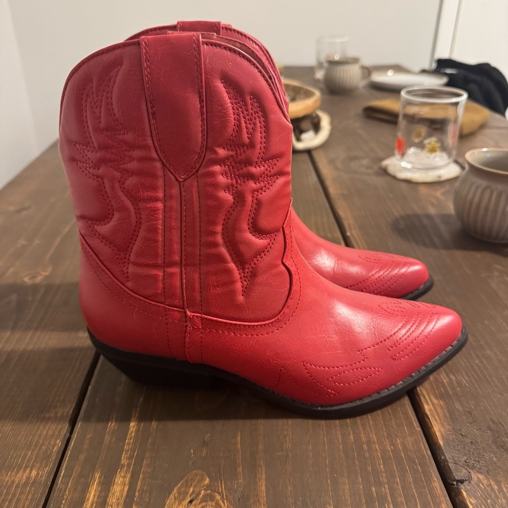 Red Cowboy Boots Soda